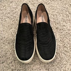 Steve Madden Slip on
